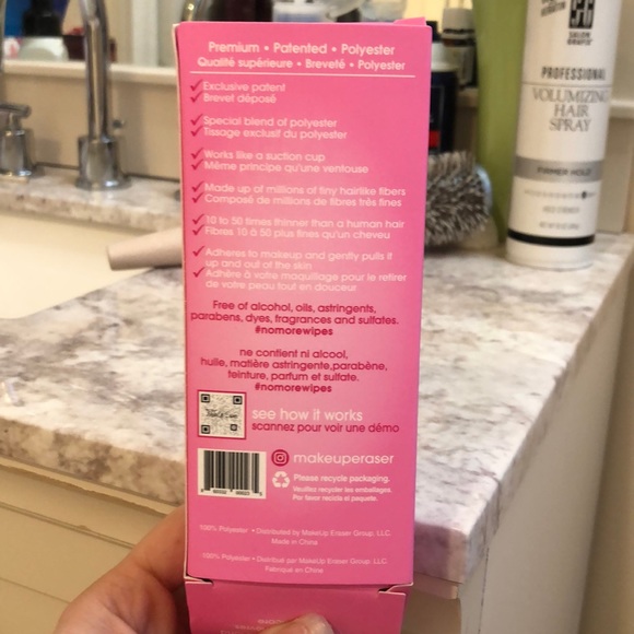 NIB Makeup Eraser - Picture 2 of 4